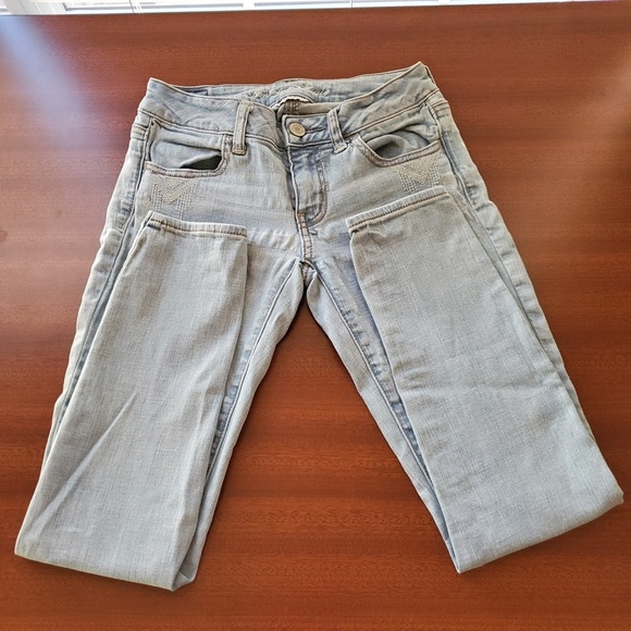 American Eagle Jegging Super Stretch Light Wash - Picture 4 of 8